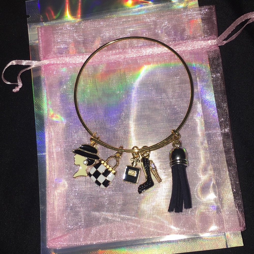 Gold bangle